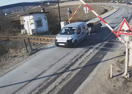 DOKLE VIŠE NEODGOVORNOSTI?! Ponovo bahatost na prelazu kod Stanara (VIDEO)
