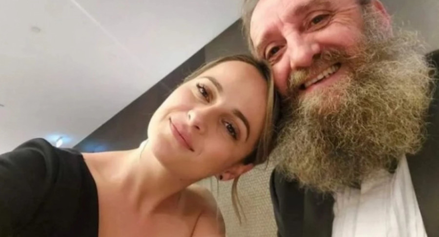 SRPSKI POLITIČAR (67) čeka bebu sa 36 godina mlađom ženom!