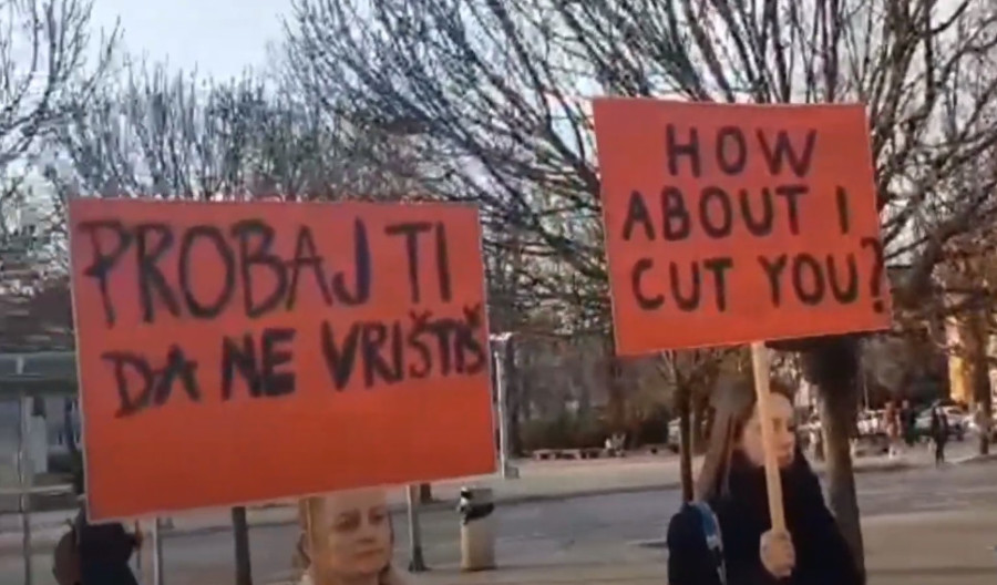 "SANJALA SAM GRUPU LJUDI KAKO ME SILUJU NA PORODU!" Traumatična iskustva porodilja širom BiH odzvanjala na Trgu Krajine (FOTO/VIDEO)