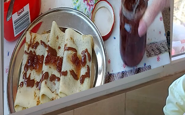 NE ODRIČITE SE OMILJENOG DESERTA I TOKOM POSTA! Recept za posne palčinke savršenog ukusa! (VIDEO)
