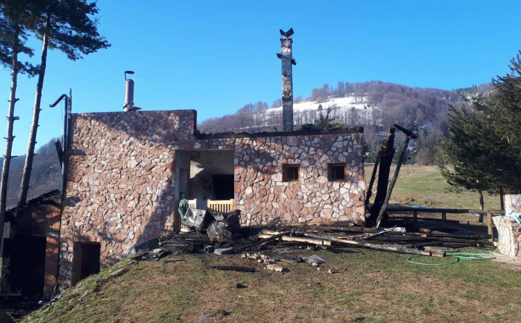 VELIKI POŽAR! U Tesliću izgorio pogon za preradu mlijeka