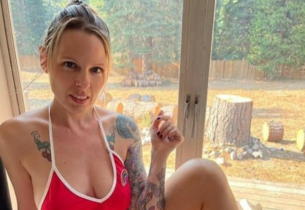 MOLITVU ZAMIJENILA PORNOGRAFIJOM: "Muž je presretan, to ga pali" (FOTO)
