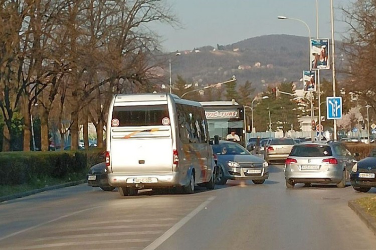 SUDAR MINIBUSA I "OPELA" u banjalučkom naselju Borik