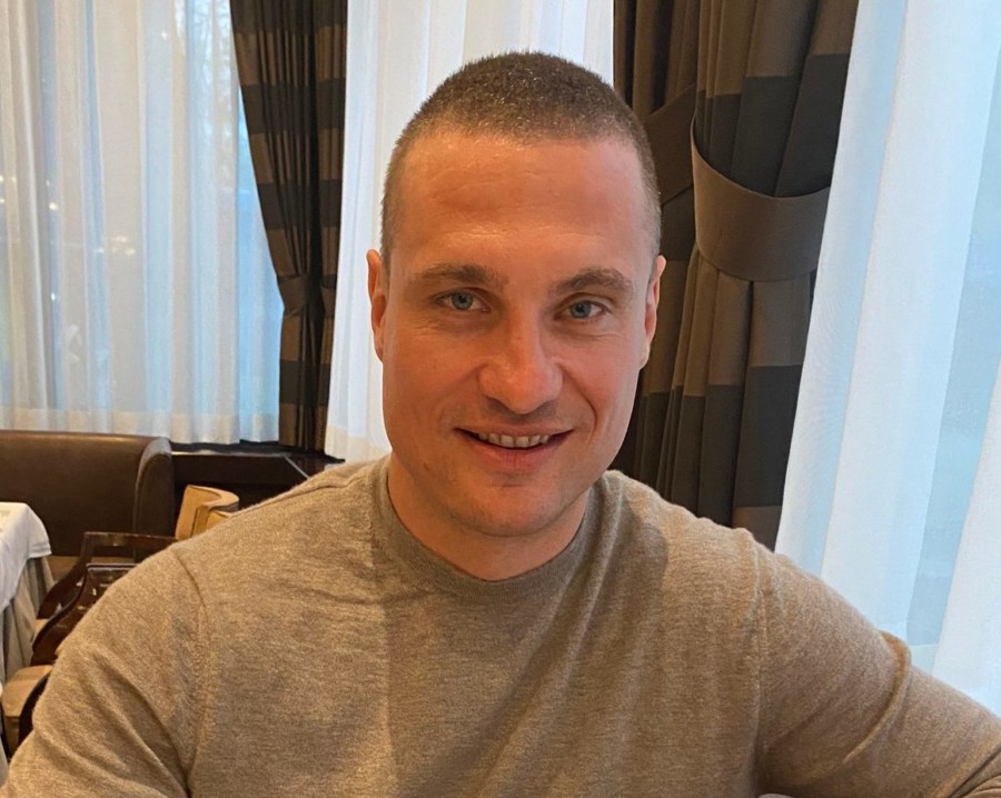 KLASIČNO BALKANSKI: Nemanja Vidić uz pasulj objasnio engleskom novinaru različite fudbalske sisteme