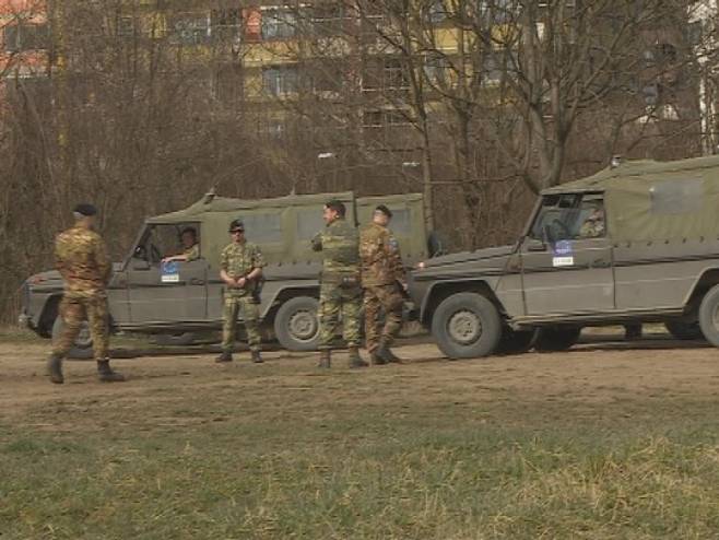 DVOSTRUKA IGRA AMERIČKIH SENATORA: Da li će EUFOR-u biti produžen mandat u BiH?