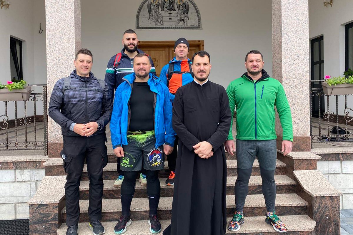 NA HODOČAŠĆE KREĆE 5 MLADIĆA: "Za Acine korake" pješače do Ostroga