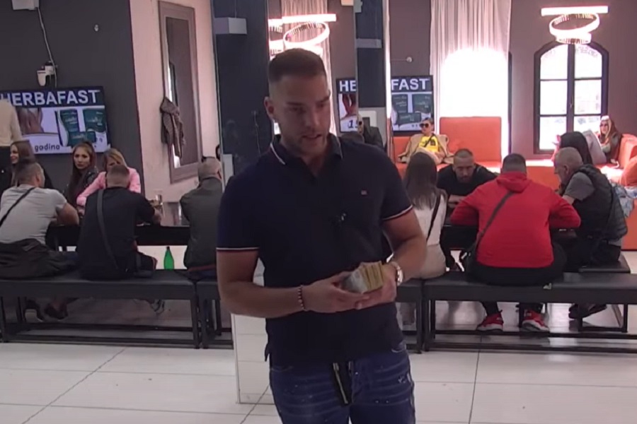 ANĐELO ZAKUCAO SANDIJA ZA ZEMLJU! Poput lopova si krao! (VIDEO)