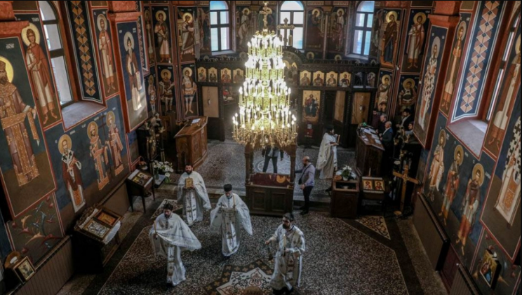 DANAS JE PRAZNIK DJEČIJE RADOSTI: Na Lazarevu subotu i Vrbicu vesele se i nose zvončiće oko vrata
