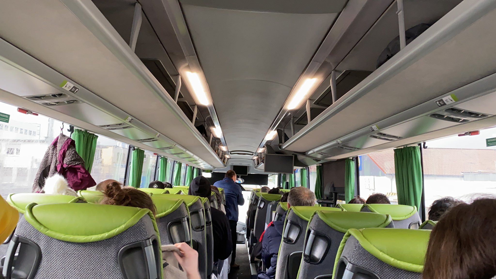 KAKAV "GOSPODIN"! Pijan pogriješio autobus, pa promašio i državu