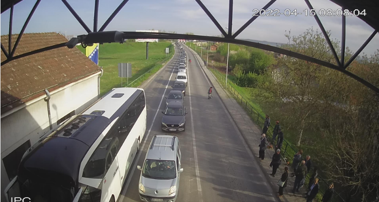 NAORUŽAJTE SE STRPLJENJEM Gužve na pojedinim graničnim prelazima
