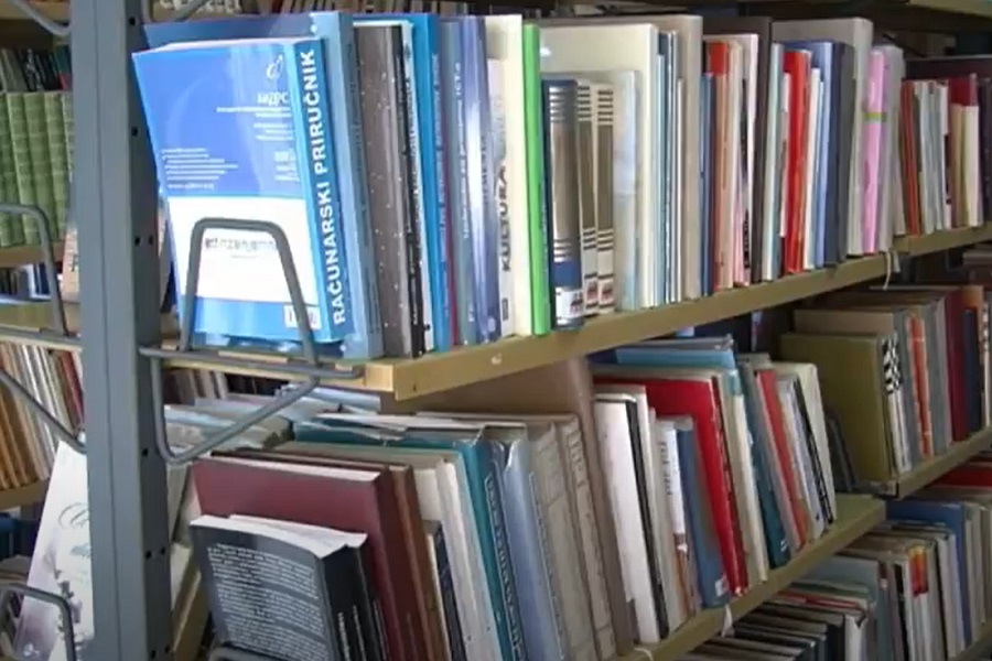 BOGAT KNJIŽNI FOND Kutak za čitanje olakšao boravak mališana u prijedorskoj bolnici