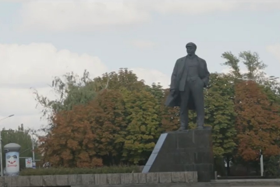 UKRAJINSKI VOJNICI U LUGANSKU predali se i položili oružje!