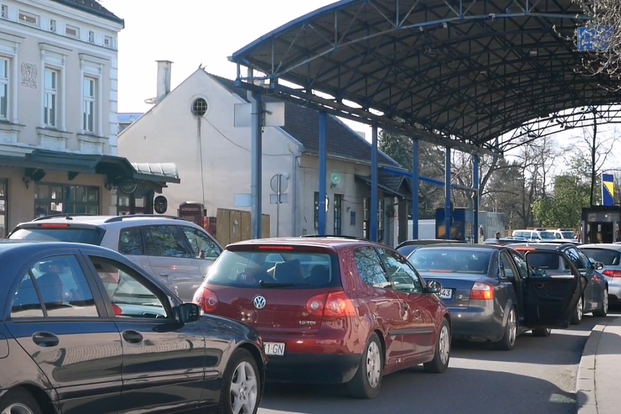 VOZAČI, OPREZ! Gužva na granici u Gradiški, obustave saobraćaja zbog radova