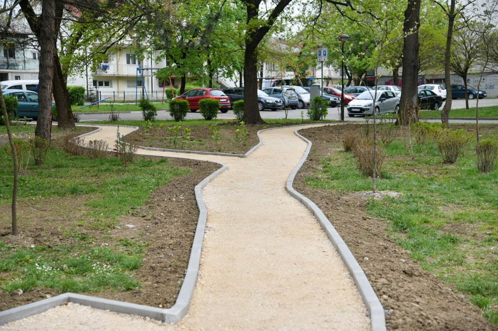 AKCIJA "ČISTO LICE GRADA": Nova varoš dobija park na zelenoj površini koju su odbranili građani