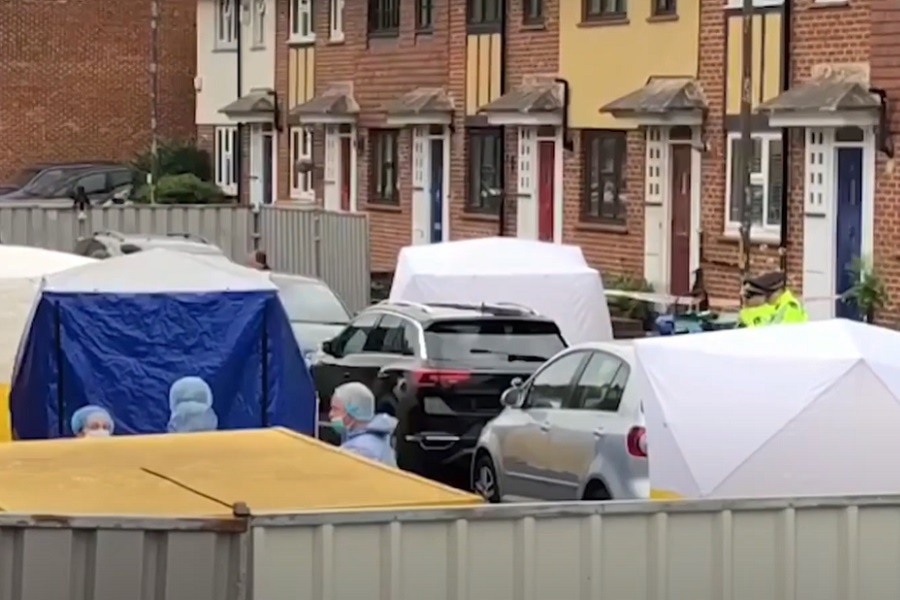 JEZIVI PRIZORI U NASELJU! Krvoproliće u kući natjeralo policiju na brzo djelovanje! (VIDEO)