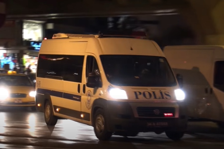 HAOS U TURSKOJ Talačka kriza u fabrici, naoružani muškarac zarobio radnike