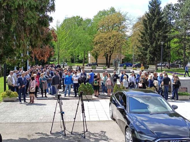 Sindikalci predali inicijativu za pokretanje interpelacije u NSRS