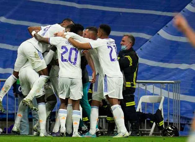 SENZACIJA NA LIGI ŠAMPIONA: Bajern izbačen, Benzema ponovo heroj