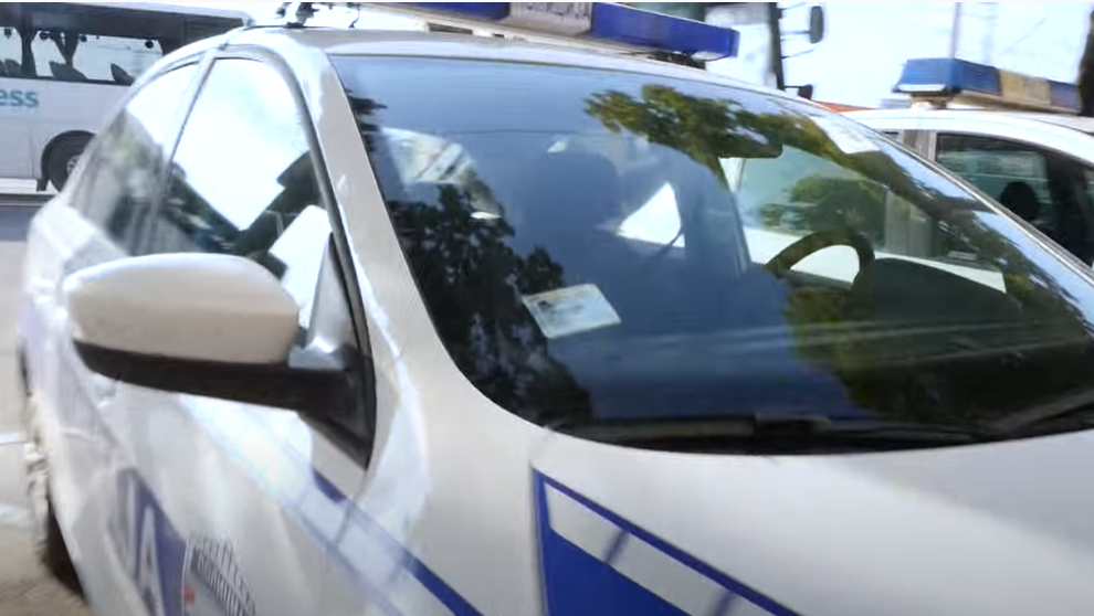 DRAMA U ZEMUNU: Muškarac (66) uboden u leđa!