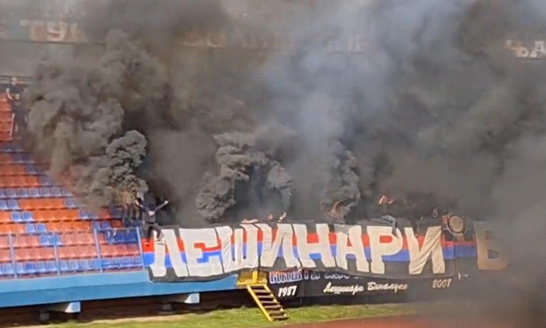 VARNICE NA DERBIJU: Navijači Borca "zapalili" tribinu (FOTO/VIDEO)