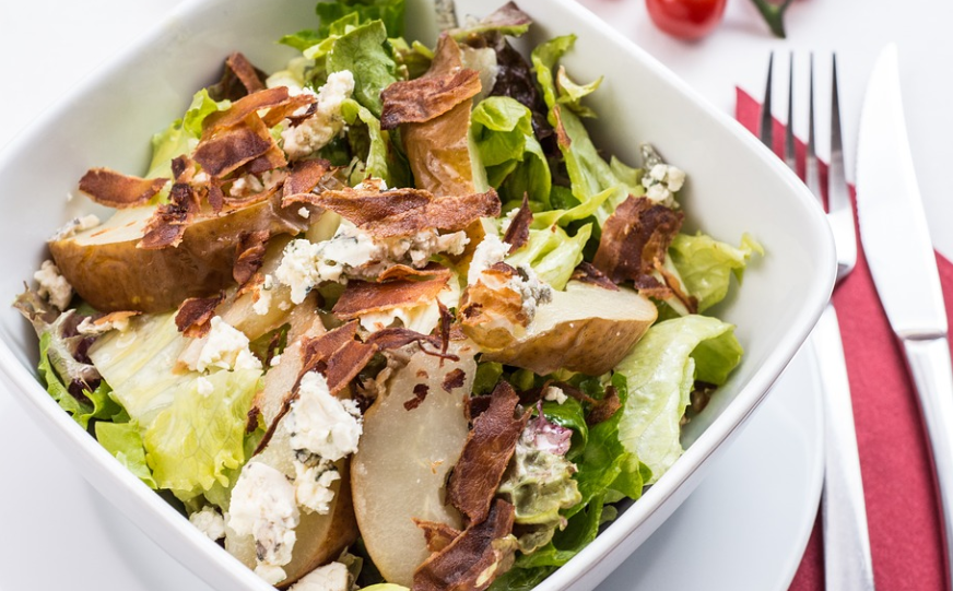IDEALNO ZA VEČERU: Cezar salata na malo drugačiji način!