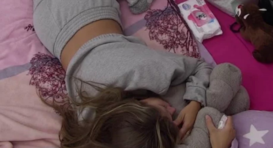 DALILA NA GORKIM MUKAMA! Zadrugarka neutješno lije suze