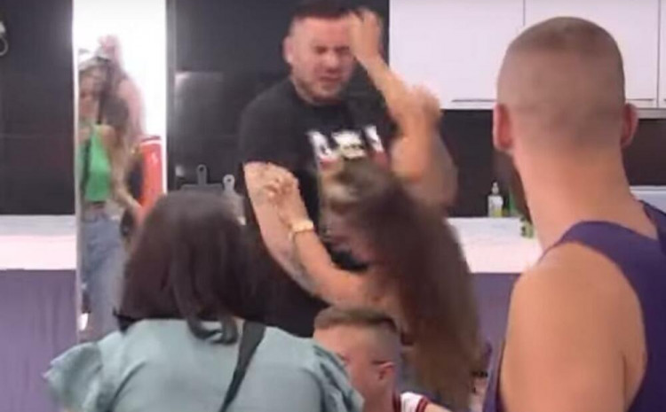 DALILA NASRNULA NA DEJANA, PA NA CARA! Filip joj ponovo pljunuo u lice (VIDEO)