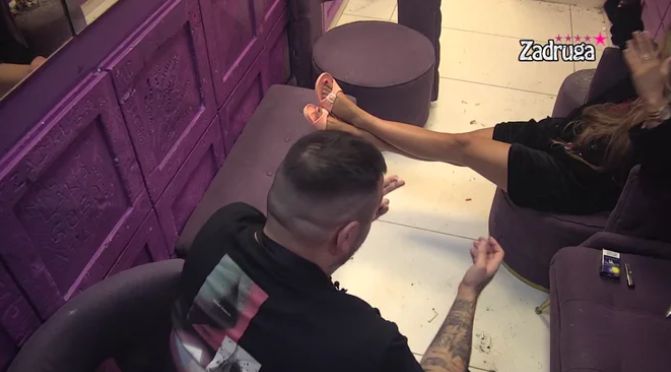 CAR NE VJERUJE DALILI! Prebacio joj njeno ponašanje prema Dejanu, a ona mu žestoko odbrusila! (VIDEO)
