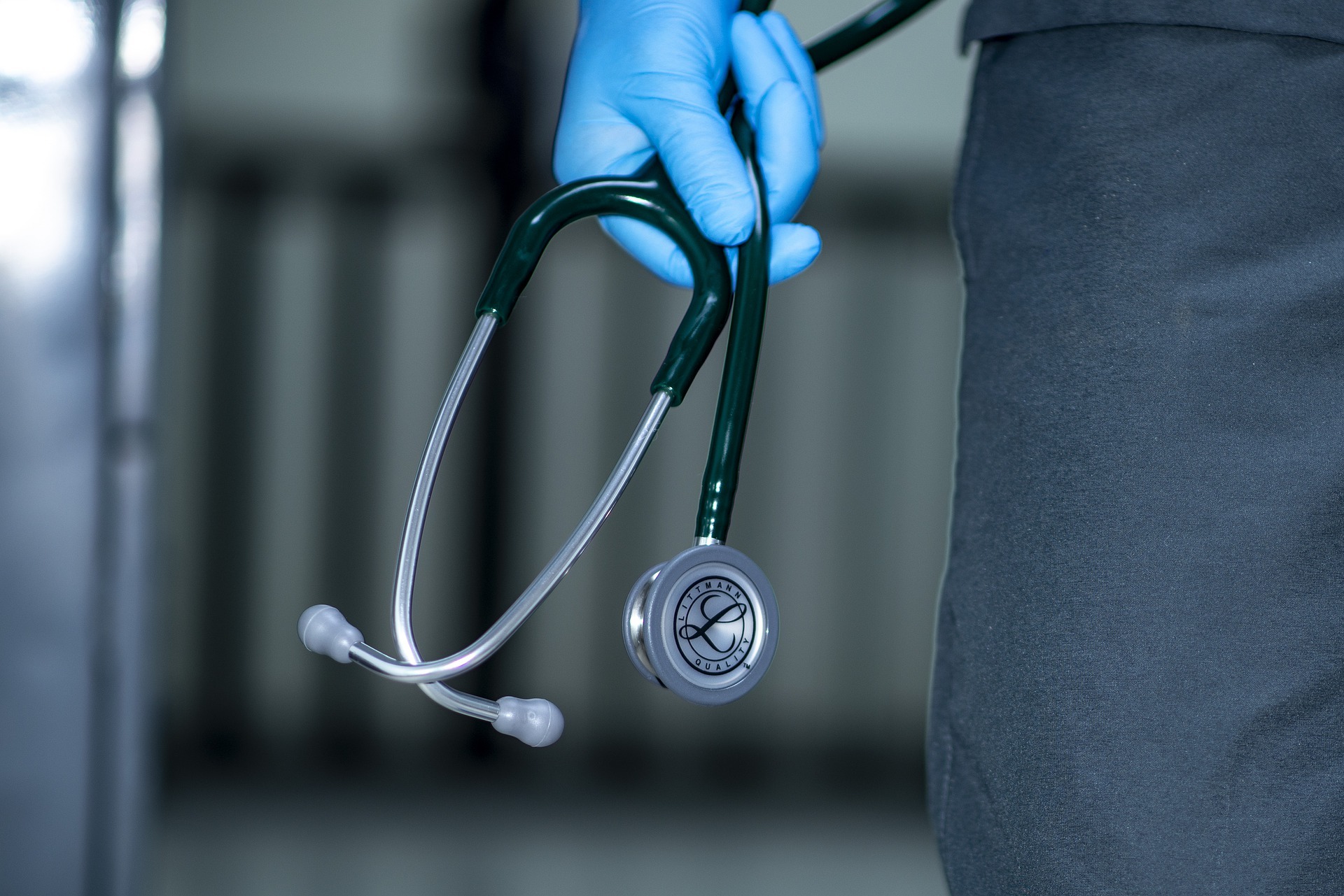 PONOVO PRITISAK NA AMBULANTE: Popustio strah od korone, pa svi pohrlili kod ljekara!