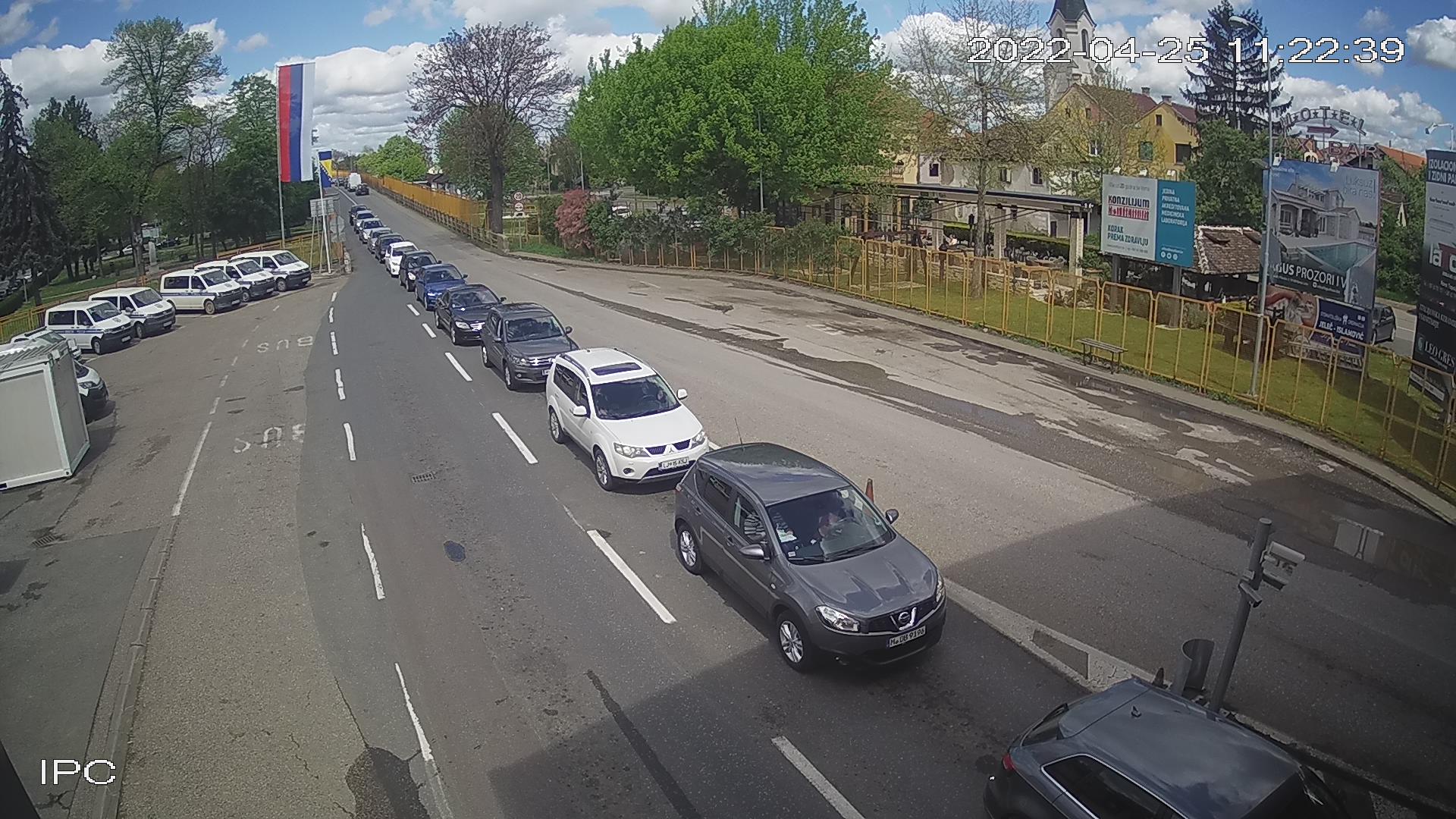VOZAČI, NAORUŽAJTE SE STRPLJENJEM Evo na kojim graničnim prelazima su gužve