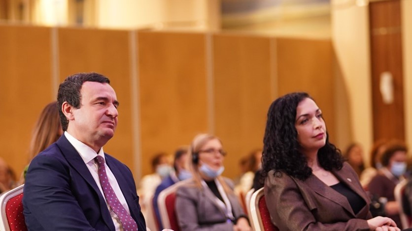 DOBILI POZIVNICU? Osmani i Kurti na sahrani Medlin Olbrajt