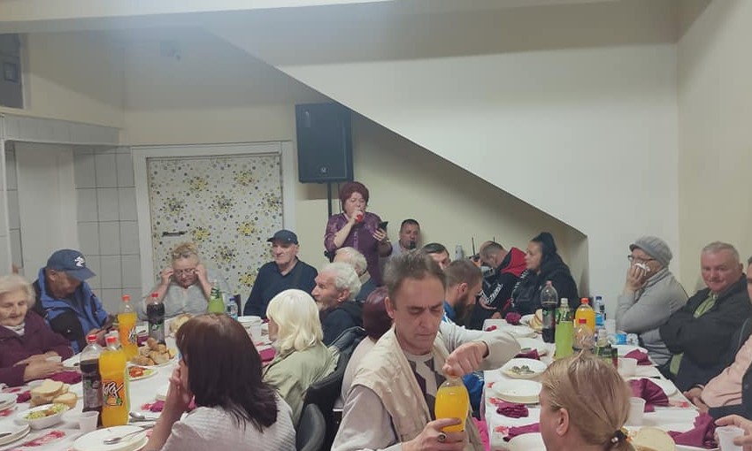 "MOZAIK PRIJATELJSTVA" SPREMIO 500 svečanih obroka za Vaskrs