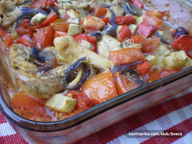 RECEPT DANA: Piletina s karfiolom i paprikom