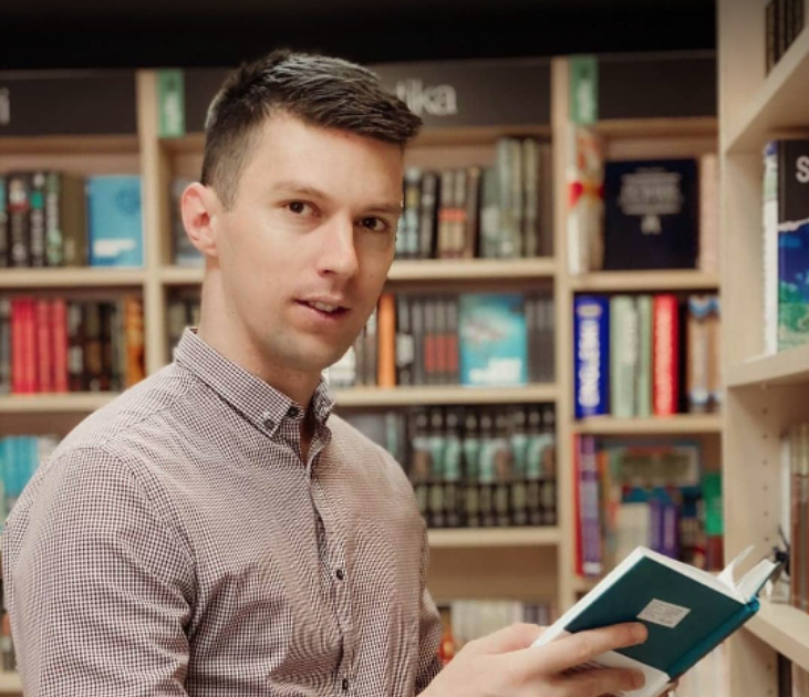 Predrag Koprena: Povećati broj časova srpskog jezika i književnosti u školskom sistemu!