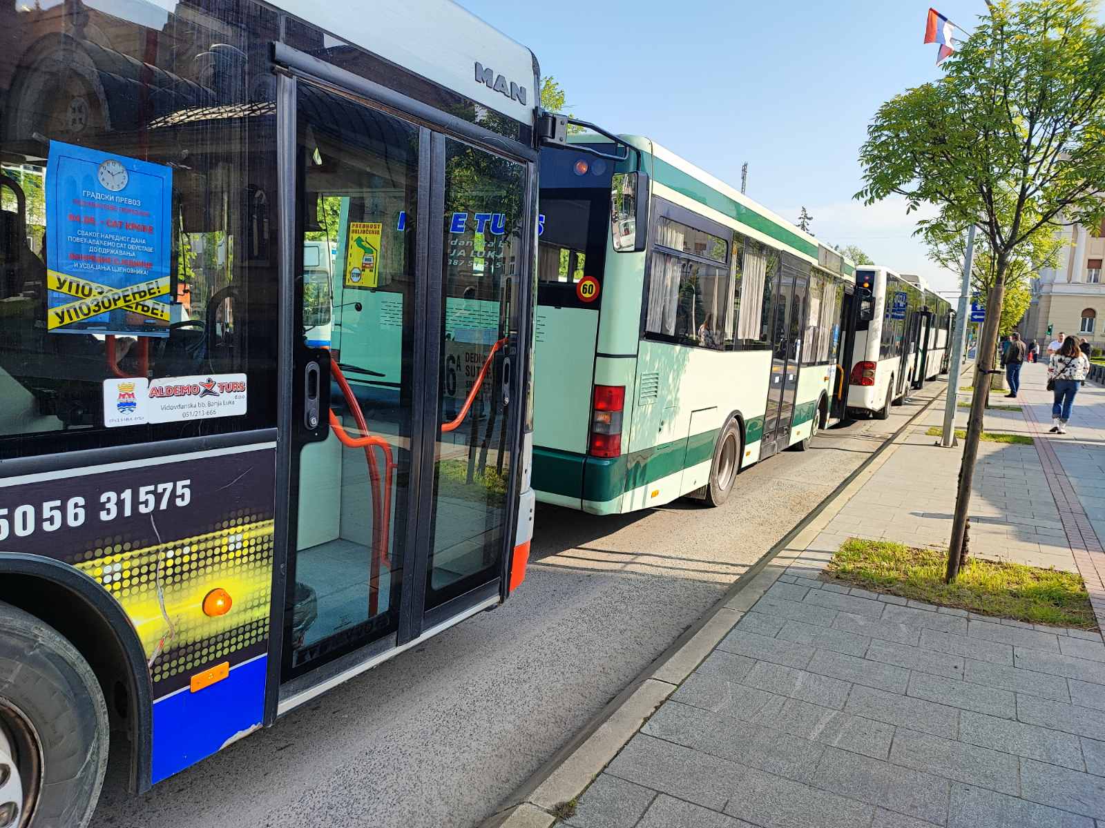 PREVOZNICI DALI ROK: "Ili pomoć, ili svi autobusi u RS staju 1. septembra"