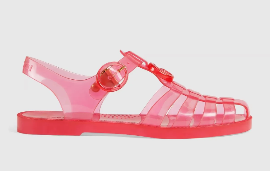 GUCCI PRONAŠAO INSPIRACIJU U JUGOPLASTICI! Sandale koštaju čak 400 evra (FOTO)