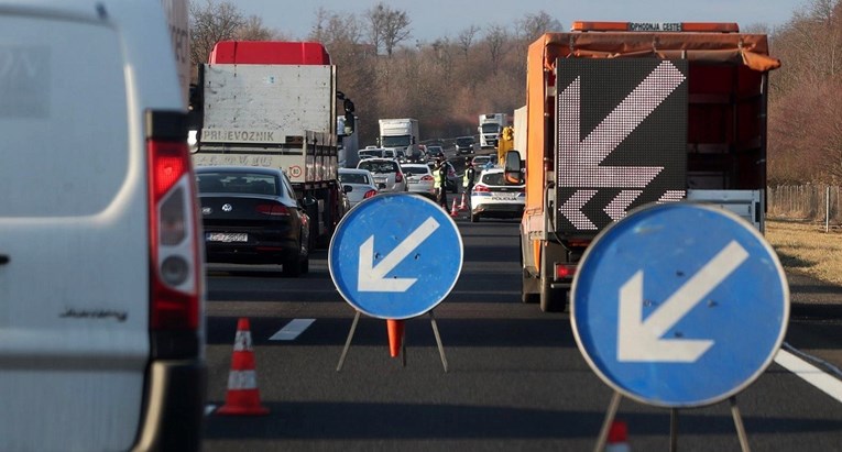 POGINUO VOZAČ automobila u sudaru sa teretnim vozilom