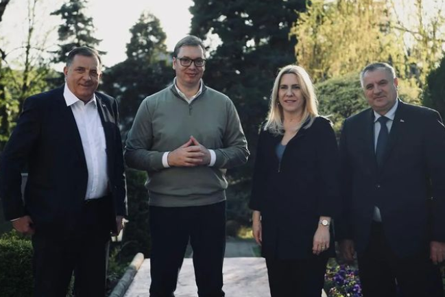 ODRŽAN VAŽAN SASTANAK: Vučić sa Dodikom i rukovodstvom Srpske o ključnim pitanjima
