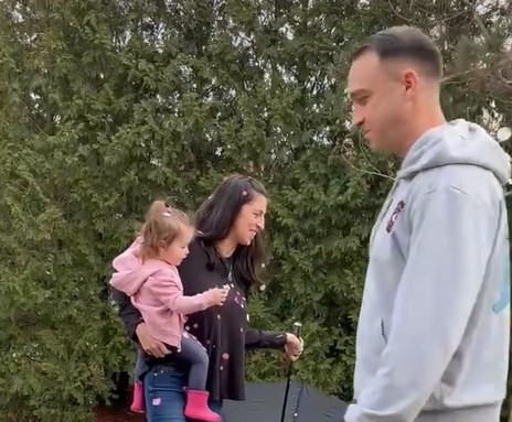 TI SI 'ĆERKO TATIN SIN! Video koji svjedoči da nisu samo Bosanci oni sa "zadrtim" stavovima (VIDEO)
