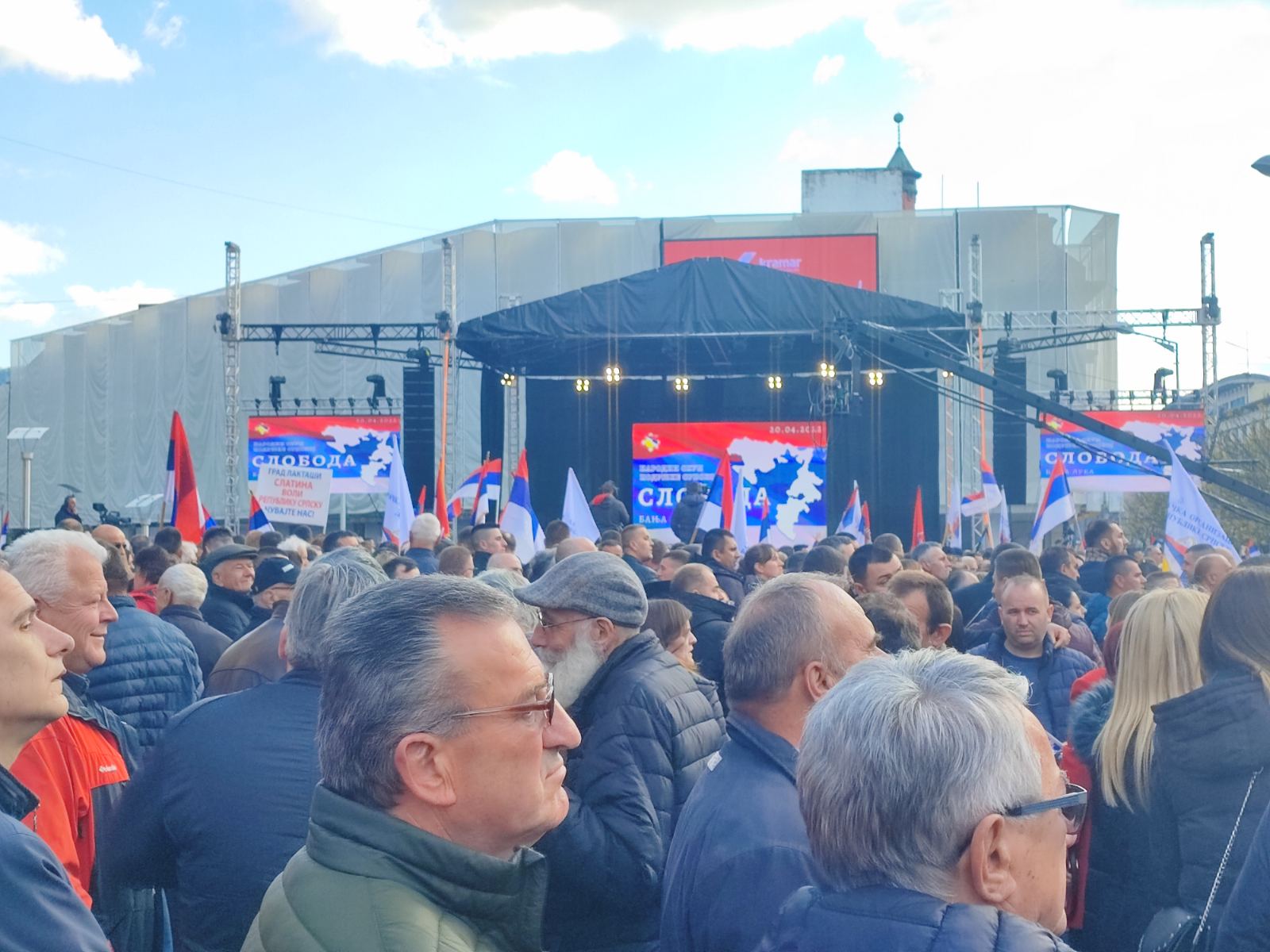 UŽIVO SA SKUPA "SLOBODA": Skup završen, poslata poruka ne damo Republiku Srpsku i njena Dejtonom zagarantovana prava! (FOTO/VIDEO)