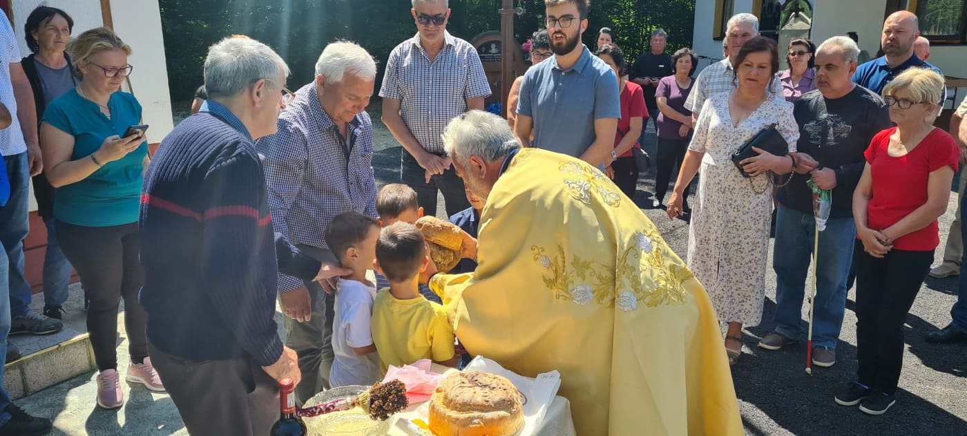 OBILJEŽENA KRSNA SLAVA CRKVE U Donjoj Lamovitoj (FOTO)