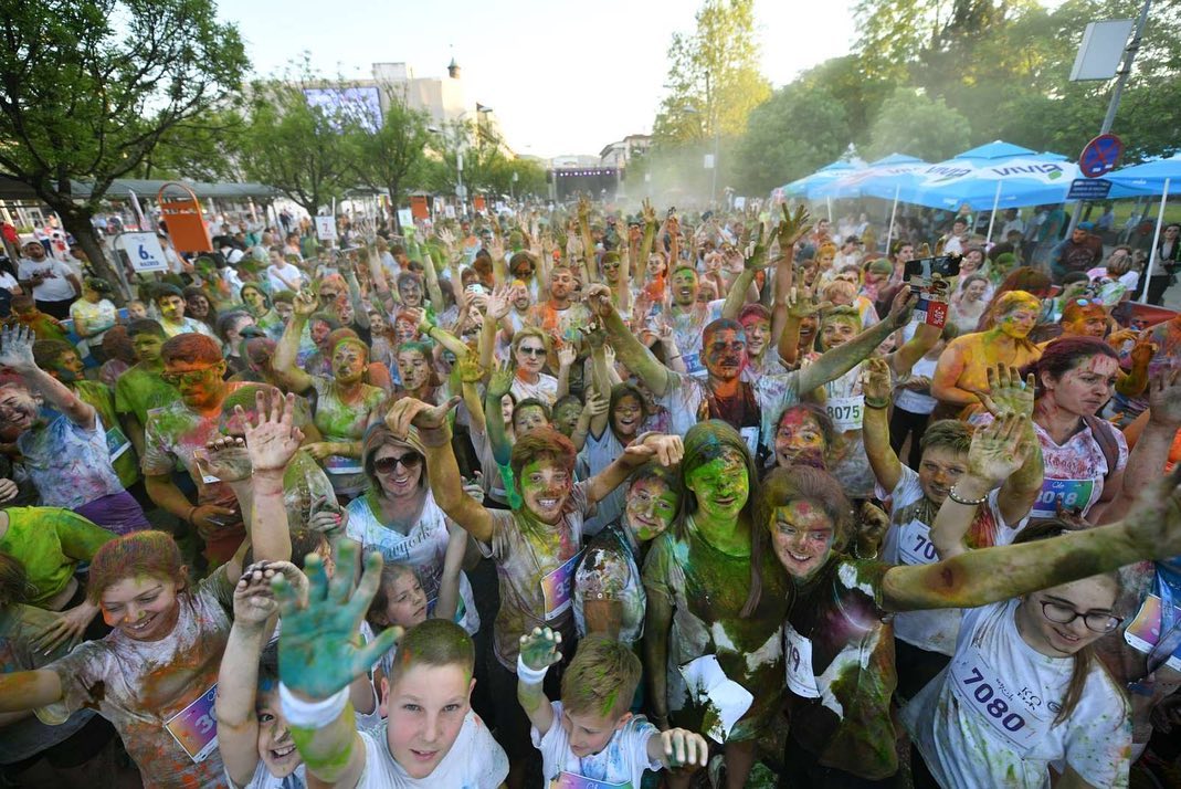 EKSPLOZIJA BOJA I EMOCIJA U BANJALUCI "Run&More" festival obojio grad na Vrbasu (FOTO/VIDEO)