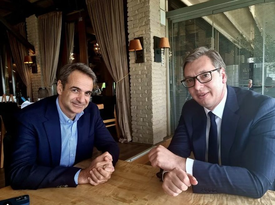 VUČIĆ SE "POHVALIO": I ja sam bio na moru! (FOTO)
