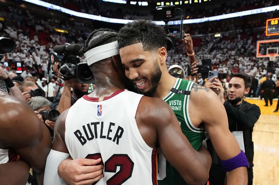 Derik Vajt šokirao Majami, Boston na pragu finala i najvećeg preokreta u istoriji NBA lige (VIDEO)