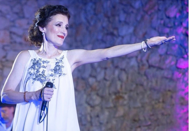 PRKOSI GODINAMA! Doris Dragović zablistala u damskom izdanju