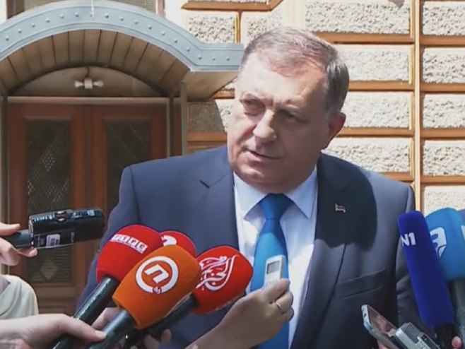 "BiH NEFUNKCIONALNA I PROPALA DRŽAVA" Završio sastanak Dodika i Trasove - Pojasnio zašto ne priznaje Šmita