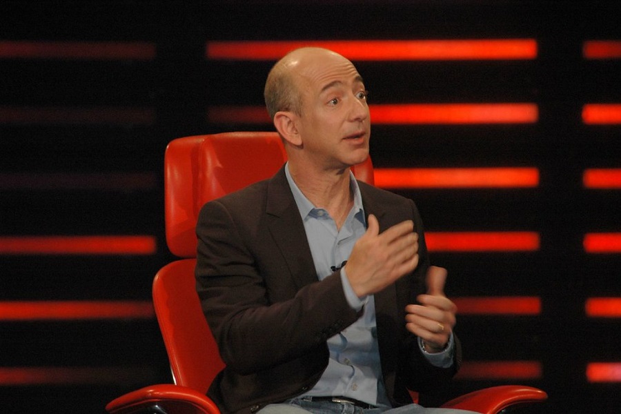 NETO VRIJEDNOST MU PALA NA 145,8 MILIJARDI DOLARA Džef Bezos izgubio status druge najbogatije osobe na svijetu