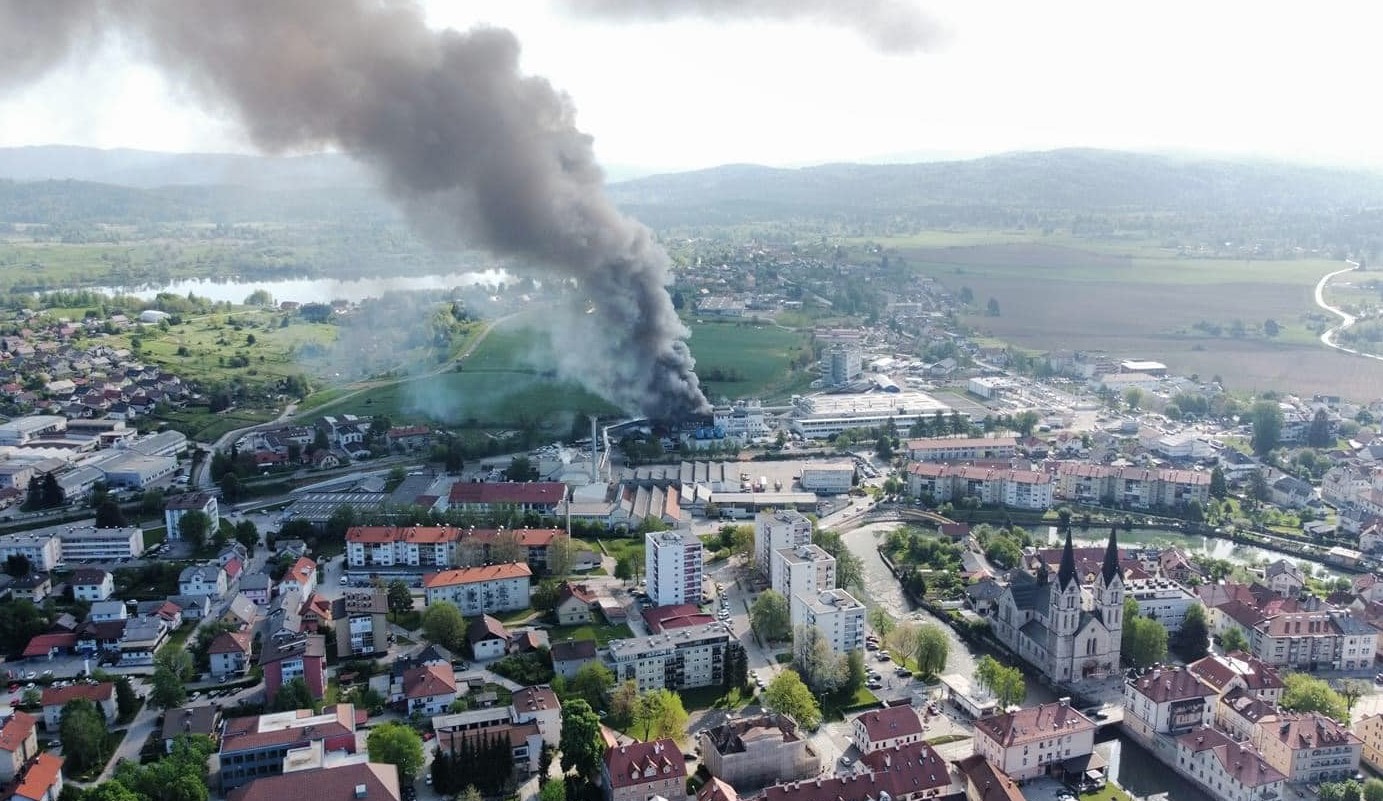 ODJEKNULA SNAŽNA EKSPLOZIJA! Povrijeđeno više od 10 osoba, jedna sa teškim opekotinama (FOTO/VIDEO)