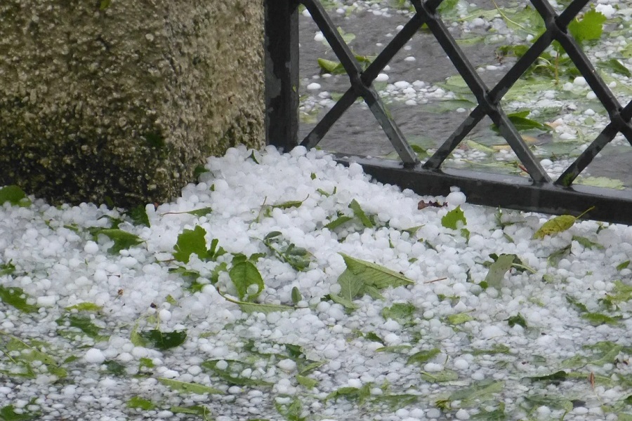 DALMACIJU POGODILO JAKO NEVRIJEME Grad i obilne padavine paralisali cijeli region (FOTO/VIDEO)