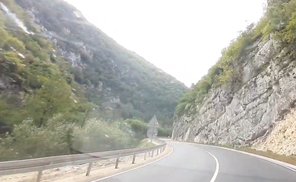 I DANAS BEZ VOZILA U KANJONU "TIJESNO" Vozači koriste alternativni pravc Banjaluka-Čađavica-Mrkonjić Grad
